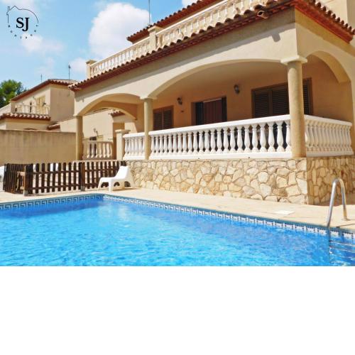 Chalet con piscina (B)