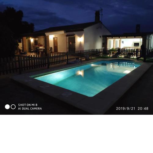 Chalet con piscina privada a 3km de la playa de Roche