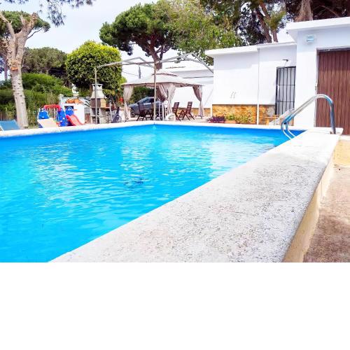 Chalet con Piscina Privada Cerca del Mar CHANEL