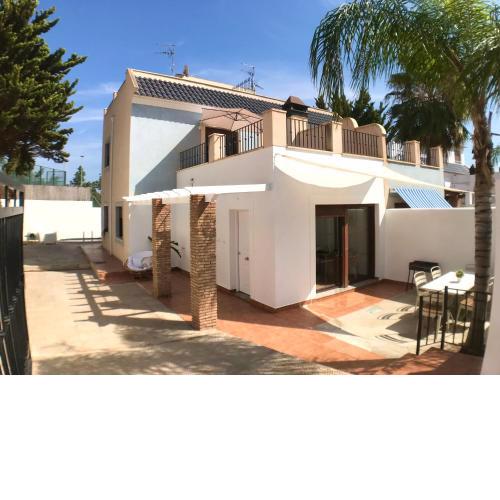 Chalet con piscina privada La Calida