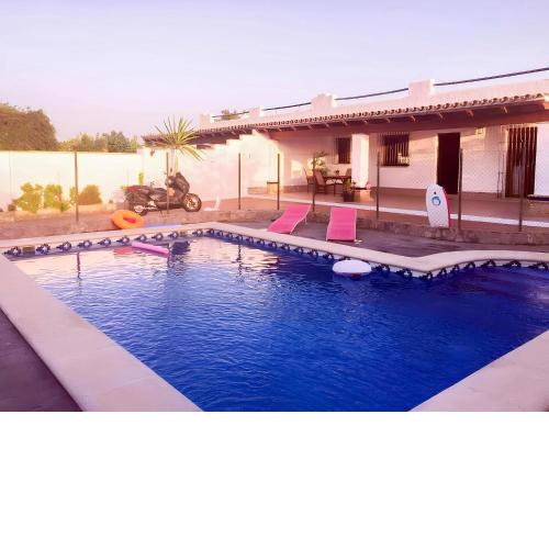 chalet con piscina privada solo familias y parejas