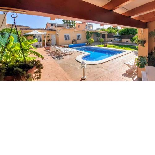 Chalet con piscina privada y barbacoa