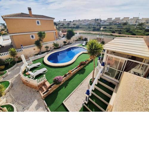 CHALET CON PISCINA PRIVADA