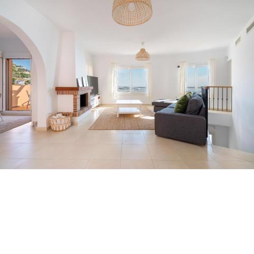 Chalet con vistas al mar y piscina