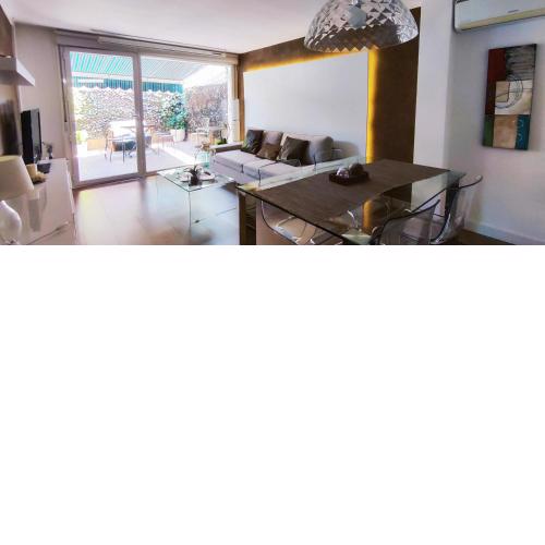Chalet independiente de diseño con Patio Privado