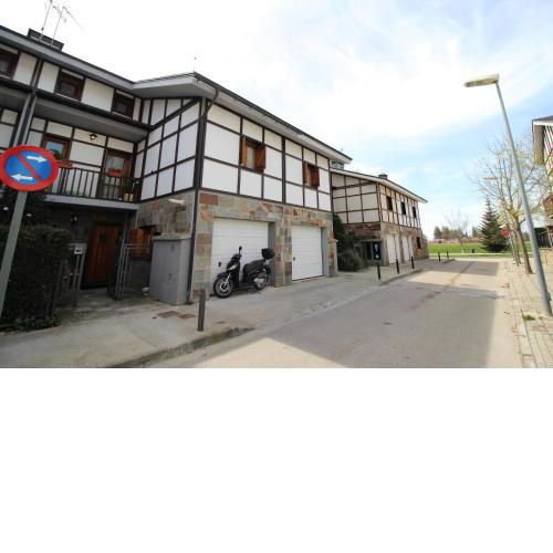 Chalet junto a la Ciudadela de Jaca