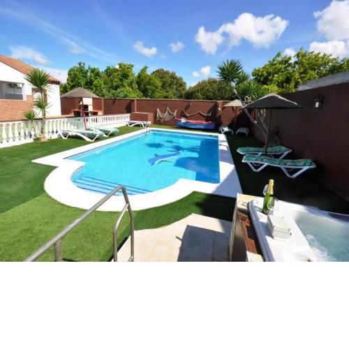 Chalet piscina jacuzzi compartido Solo Familia IV