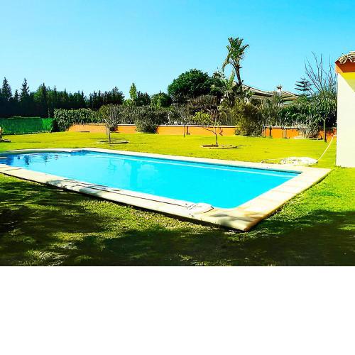 Chalet piscina solo familias parejas Roche Viejo 3