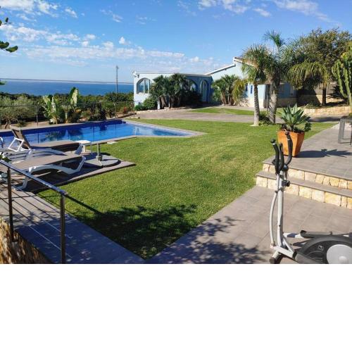 Chalet privado, con vistas al mar.