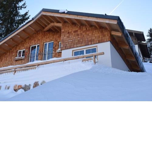 Chalet Salzburg, Dienten