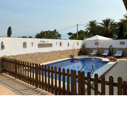 CHALET VACACIONAL EN CHICLANA CERCA DE LA PLAYA