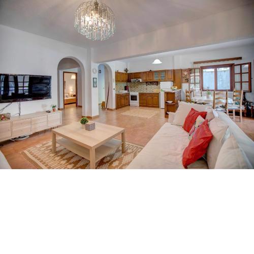 Chalkidiki Beachfront Haven - Perfect location