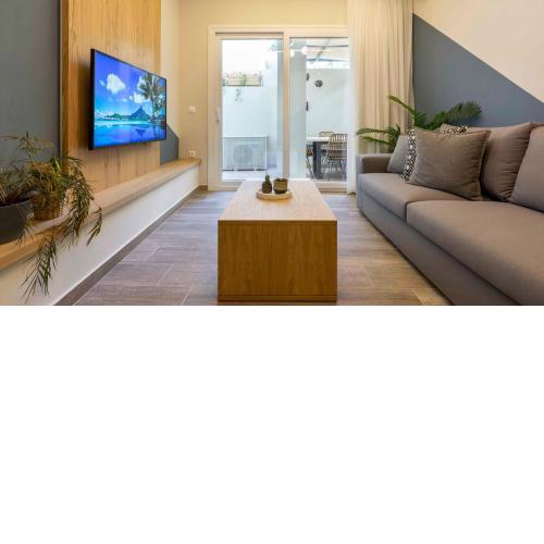 “Champions” Apartment in N. Kosmos neighbourhood