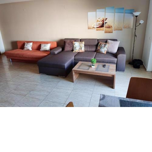 Charis Cozy Family apart at Sun Village Complex close to the Beach