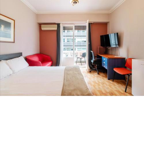 Charlie city center room