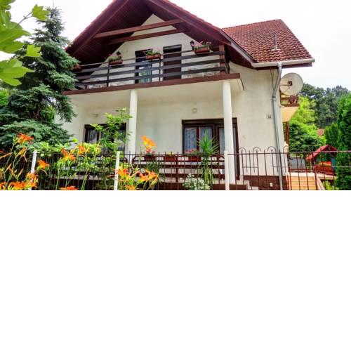 Charlie Vendégház, 2 db 8 fős apartman 100-100m2