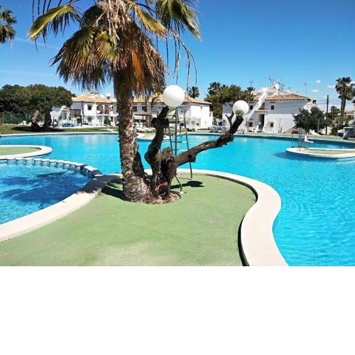 Charmant rez-de-chaussée et piscine bar-restaurant