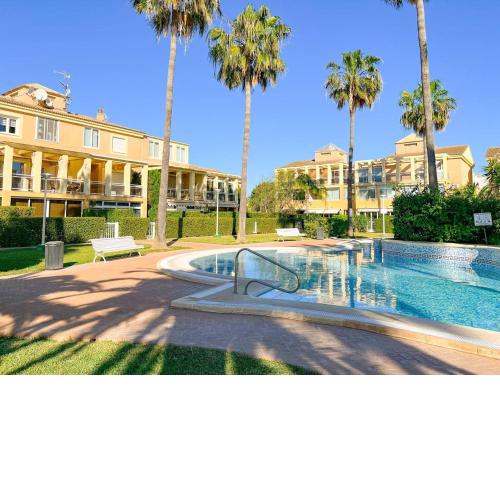 Charming 2-Bed Apartment in Denia