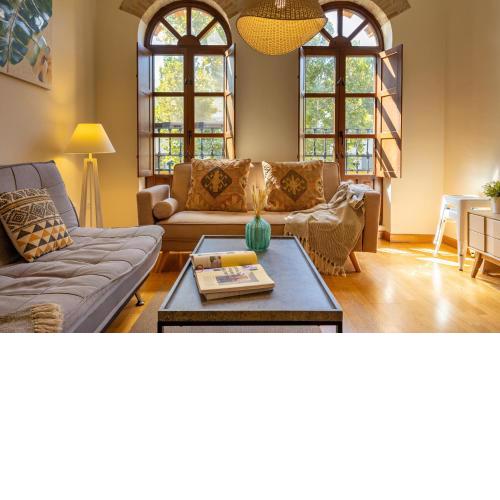 Charming 2 Bedroom Apartment at Seville City Center By Oui Seville