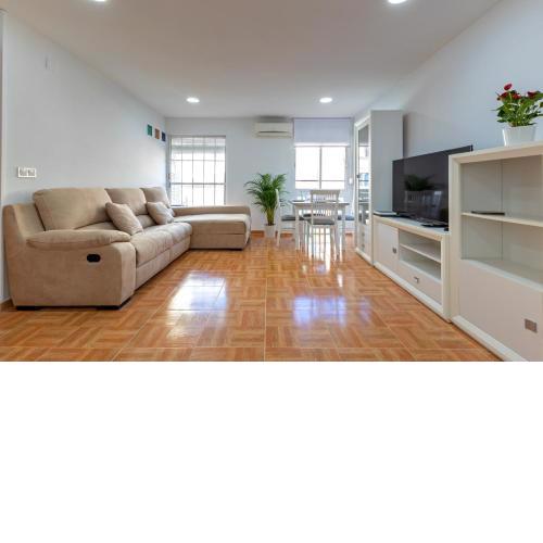 Charming 2 Bedroom Apartment at Triana Center By Oui Seville