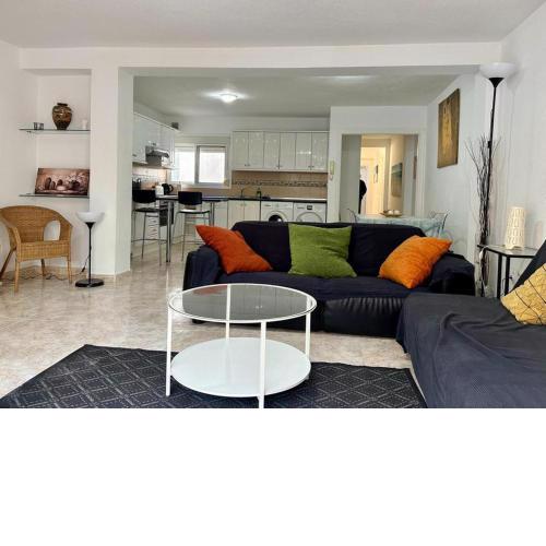 Charming 3-Bed Apartment in Fuengirola