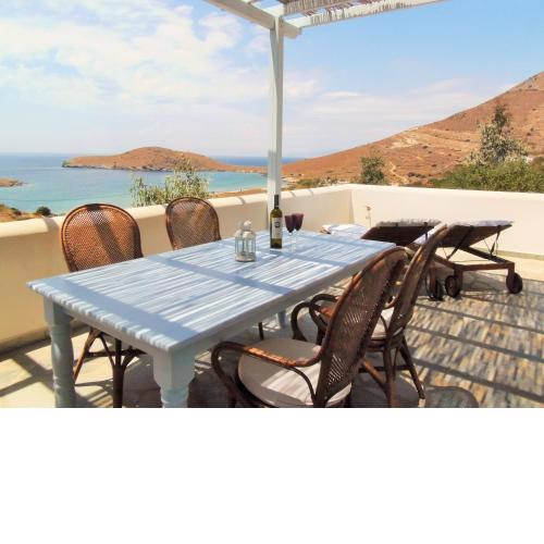 Charming 3-Bed House in exclusive Delfini Bay