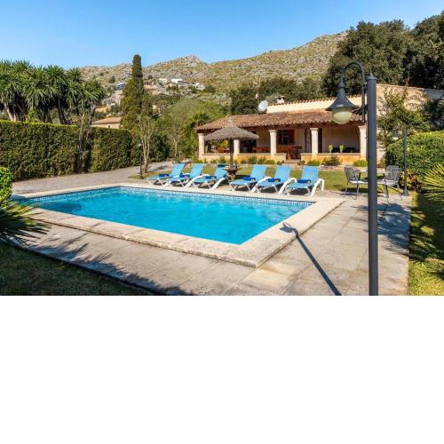 Charming 3 bedroomn villa with pool in Pollensa, Special prices Car Hire for Guests
