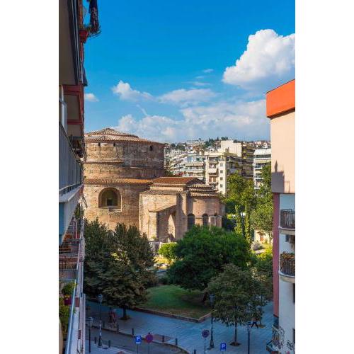 Charming 85sqm Apartment with Panoramic City-Views