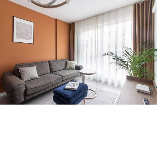 Charming and Chic 2BR w Parking #84
