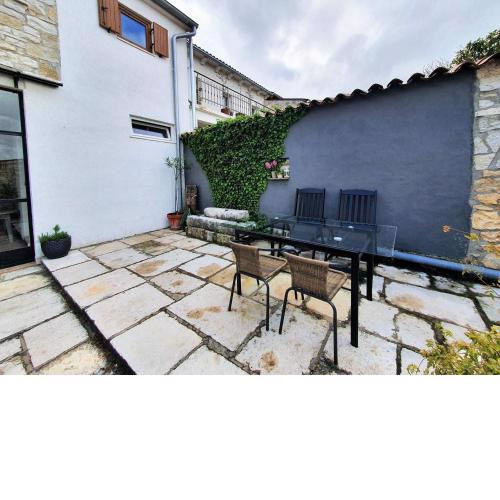 Charming apartment in Istrian stone House for max 4 Persons, country side of Poreč