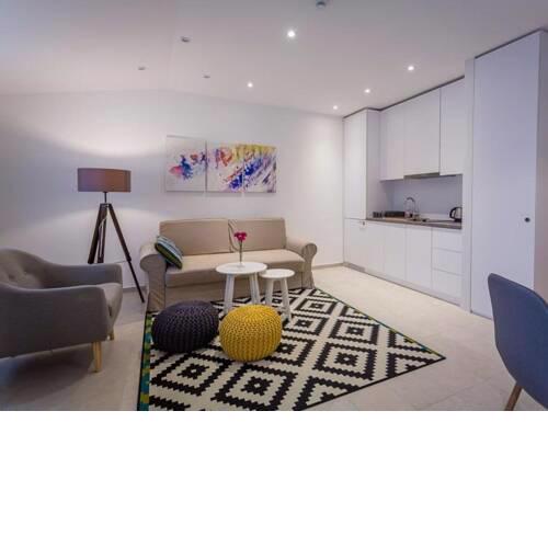 Charming Apartment in Makarska near Ratac Beach