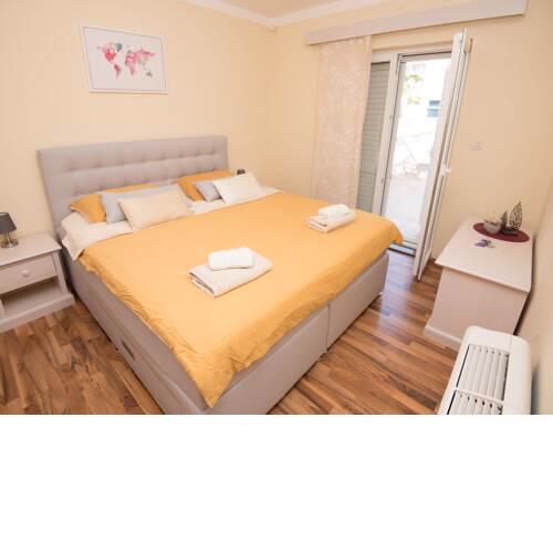 Charming Apartment in Podstrana near Tennis Court