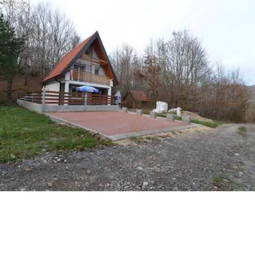 Charming Chalet near stikada with Garden