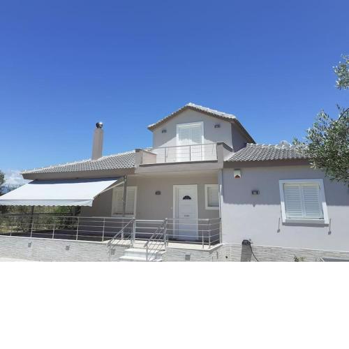Charming detached house 500m far from the sea