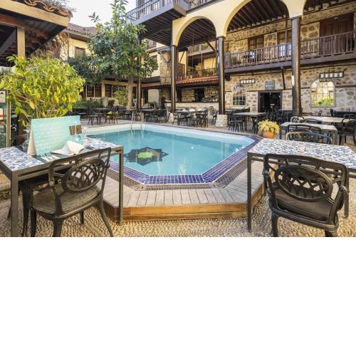 Charming Flat near Hadrians Gate
