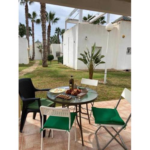 Charming house amongst the palms 500 m from beach