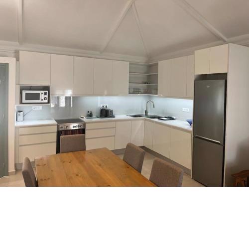 Charming house in heart of Vathi