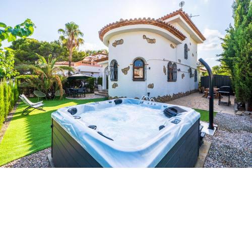 Charming Mediterranean house with private jacuzzi sea and mountain views