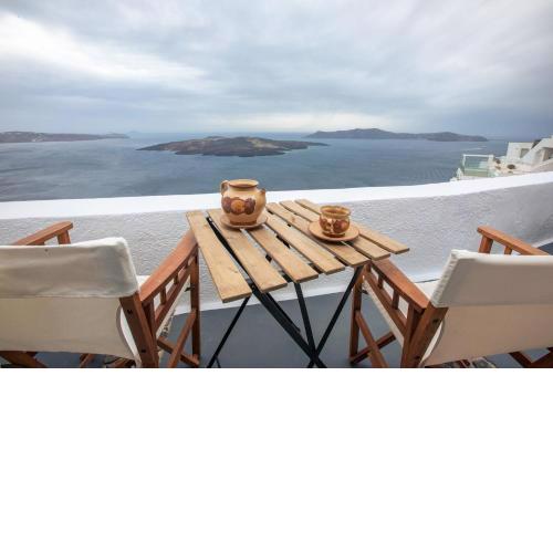 Charming Santorini Villa 1 Bedroom Deluxe Room Wonderful Caldera Sea Views Close to City Centre Fira
