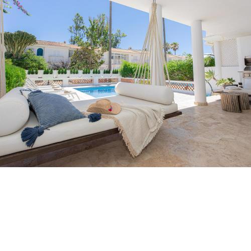CHARMING townhouse/5BEDRS/front beach/PRIVATE POOL