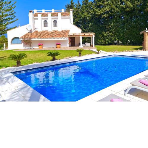 Charming Villa Andaluza in Finca in Estepona