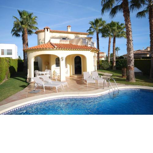 Charming Villa in Oliva with Private Swimming Pool