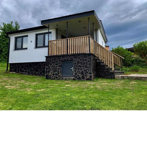 Chata Thermal House