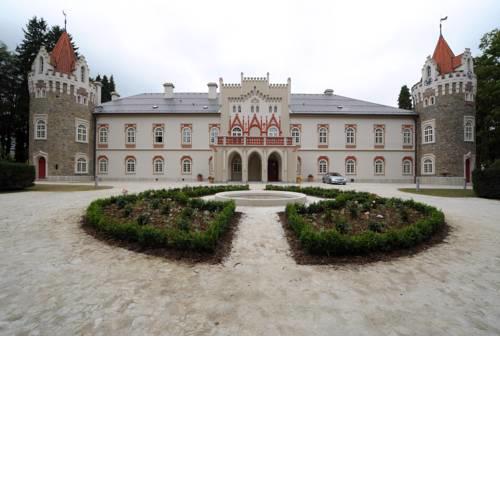 Chateau Herálec Boutique Hotel & Spa by L'Occitane