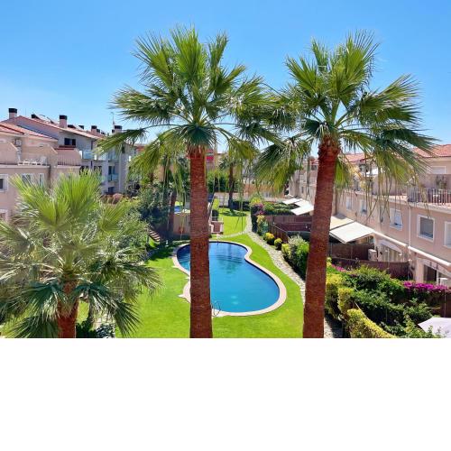 Cheerful Townhouse Center Sitges 5 bedrooms Pool and Terrace