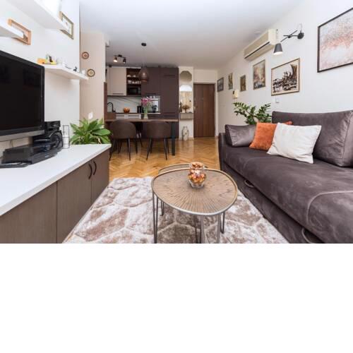 Chic apartment Zoja near beach
