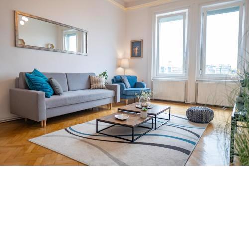 Chic central flat with river view