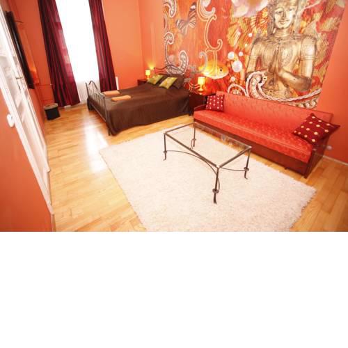 Chic Downtown SouperRooms Apartment