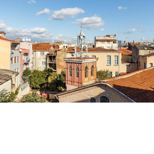 Chic Flat w Terrace 5 min to Red Church in Fatih