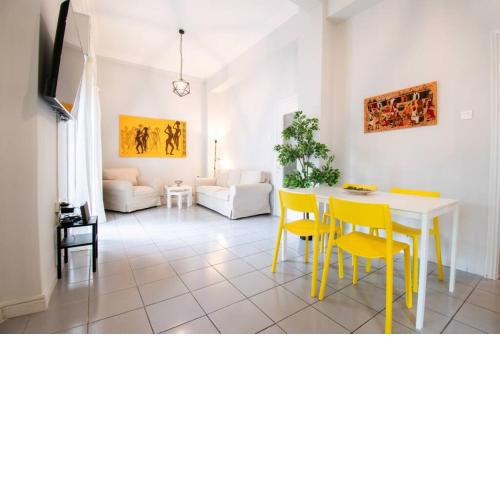 Chic Kastella Apt by Mikrolimano